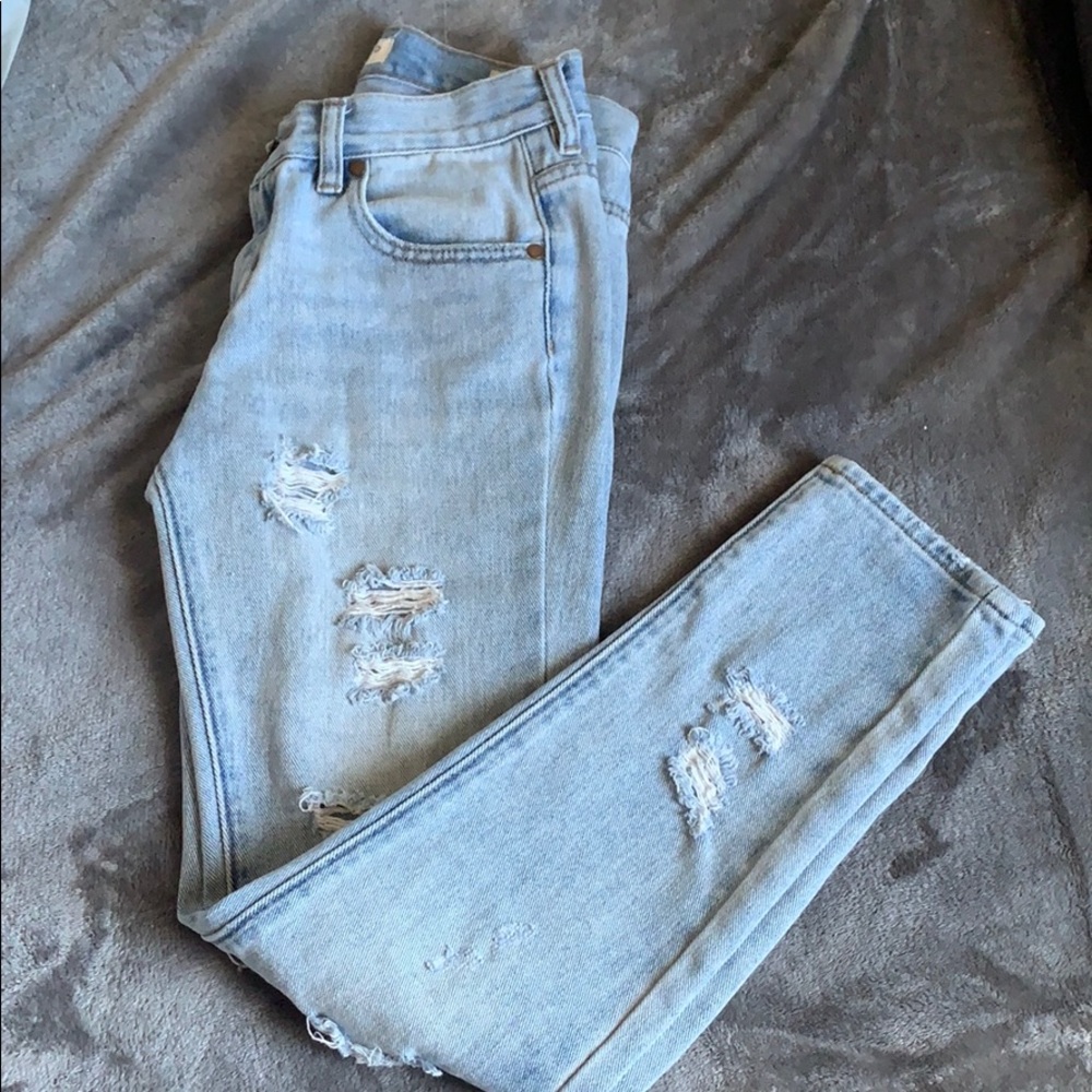 Bullhead co ripped jeans